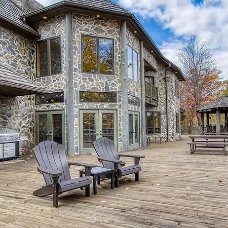 Mountain Bliss- Estate With Views - Firepit - Hot Tub - Gburg 5Min-2